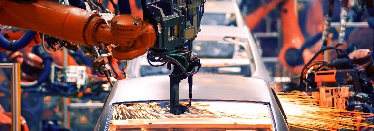 car-manufacturing-with-robotic-arms